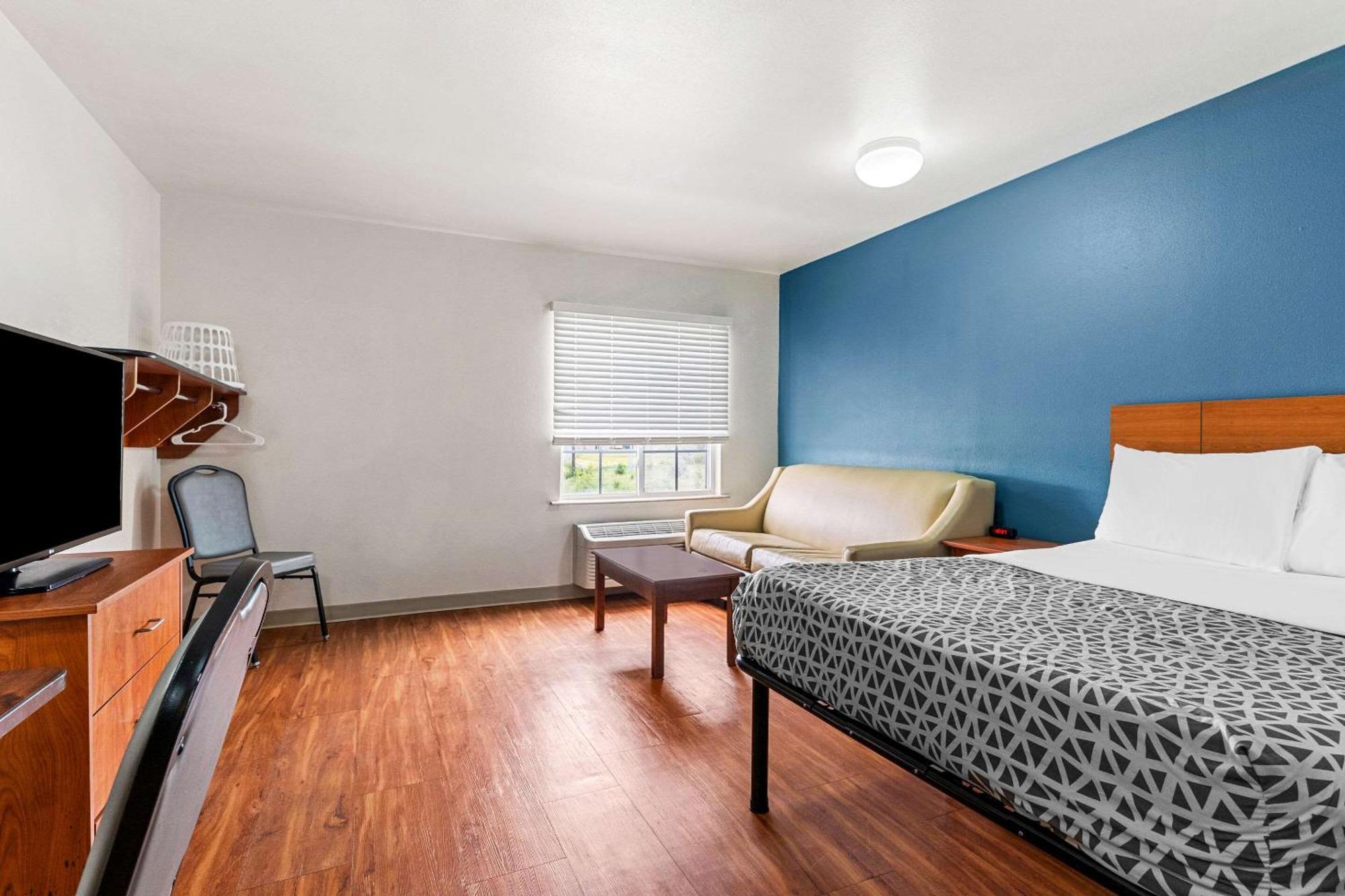 Woodspring Suites Tulsa Exteriér fotografie