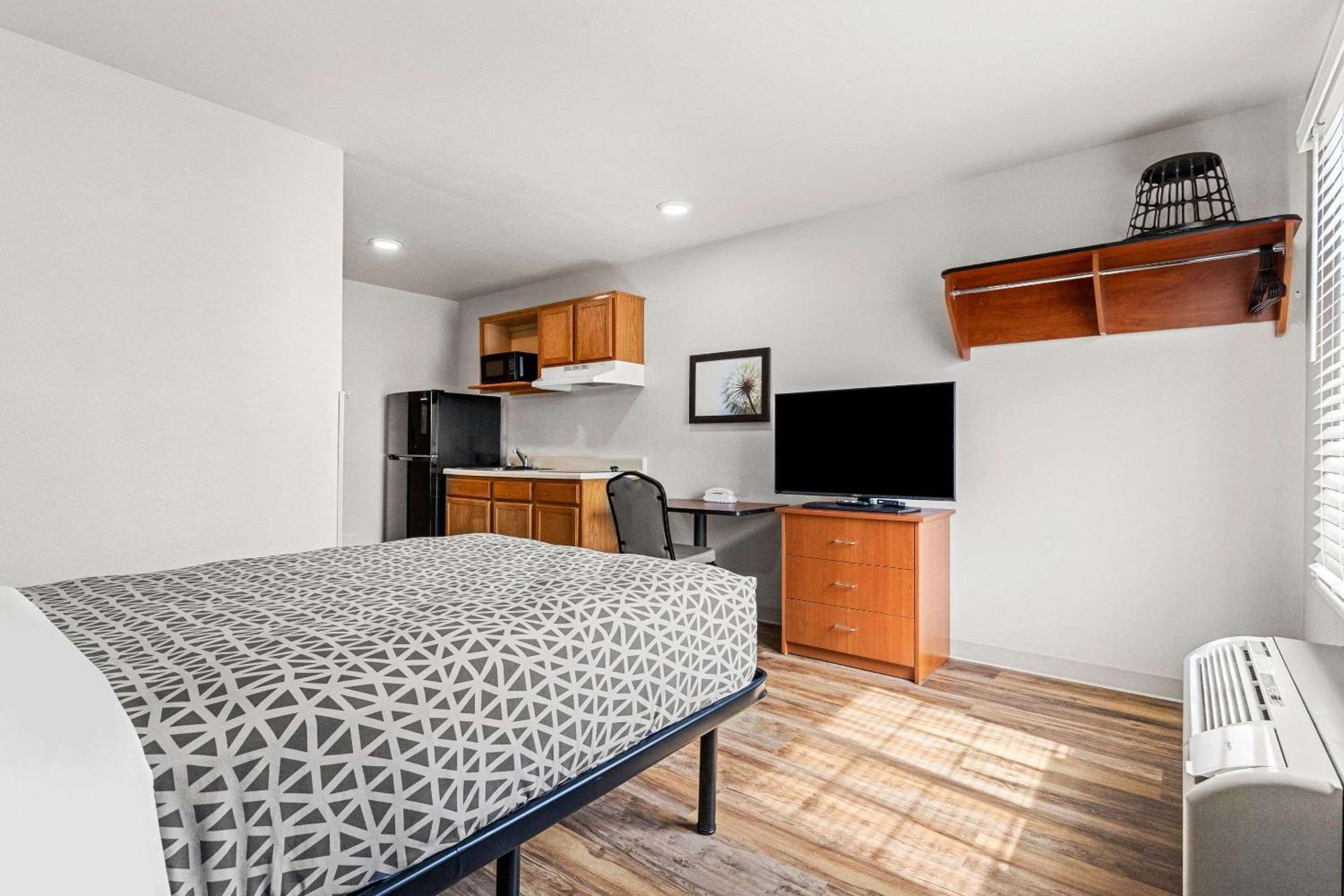 Woodspring Suites Tulsa Exteriér fotografie