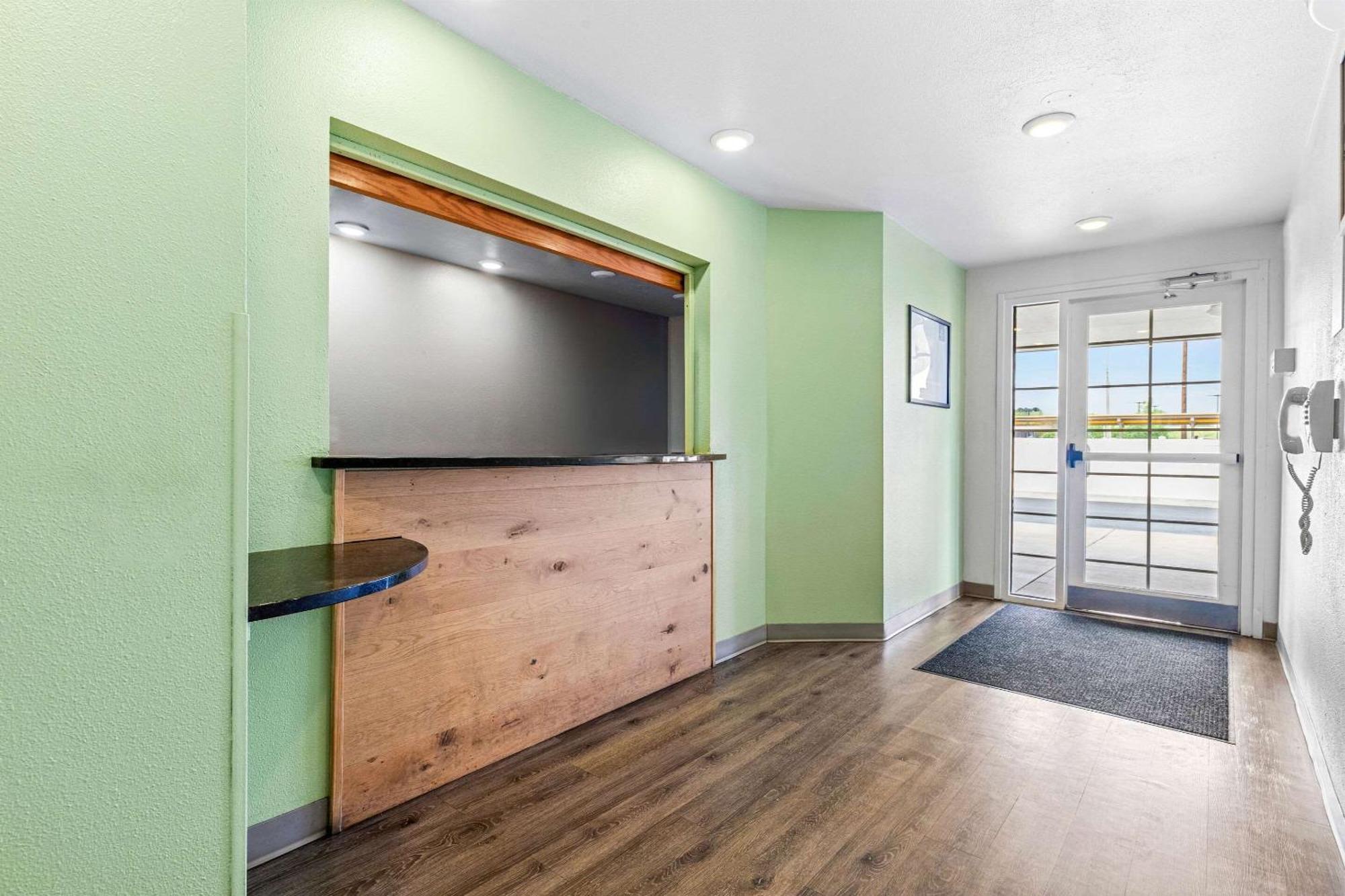 Woodspring Suites Tulsa Exteriér fotografie