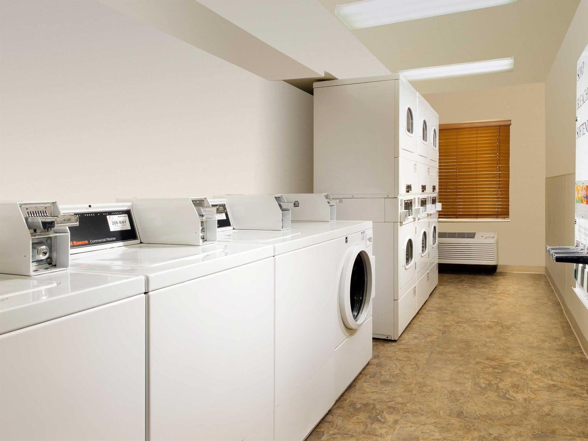 Woodspring Suites Tulsa Exteriér fotografie